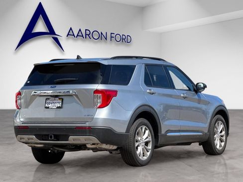 Used 2024 Ford Explorer XLT w/ Equipment Group 202A image 5