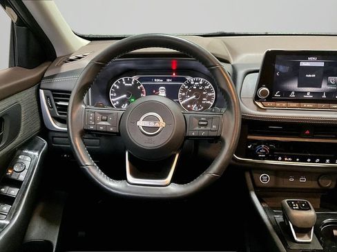 Used 2023 Nissan Rogue S image 8