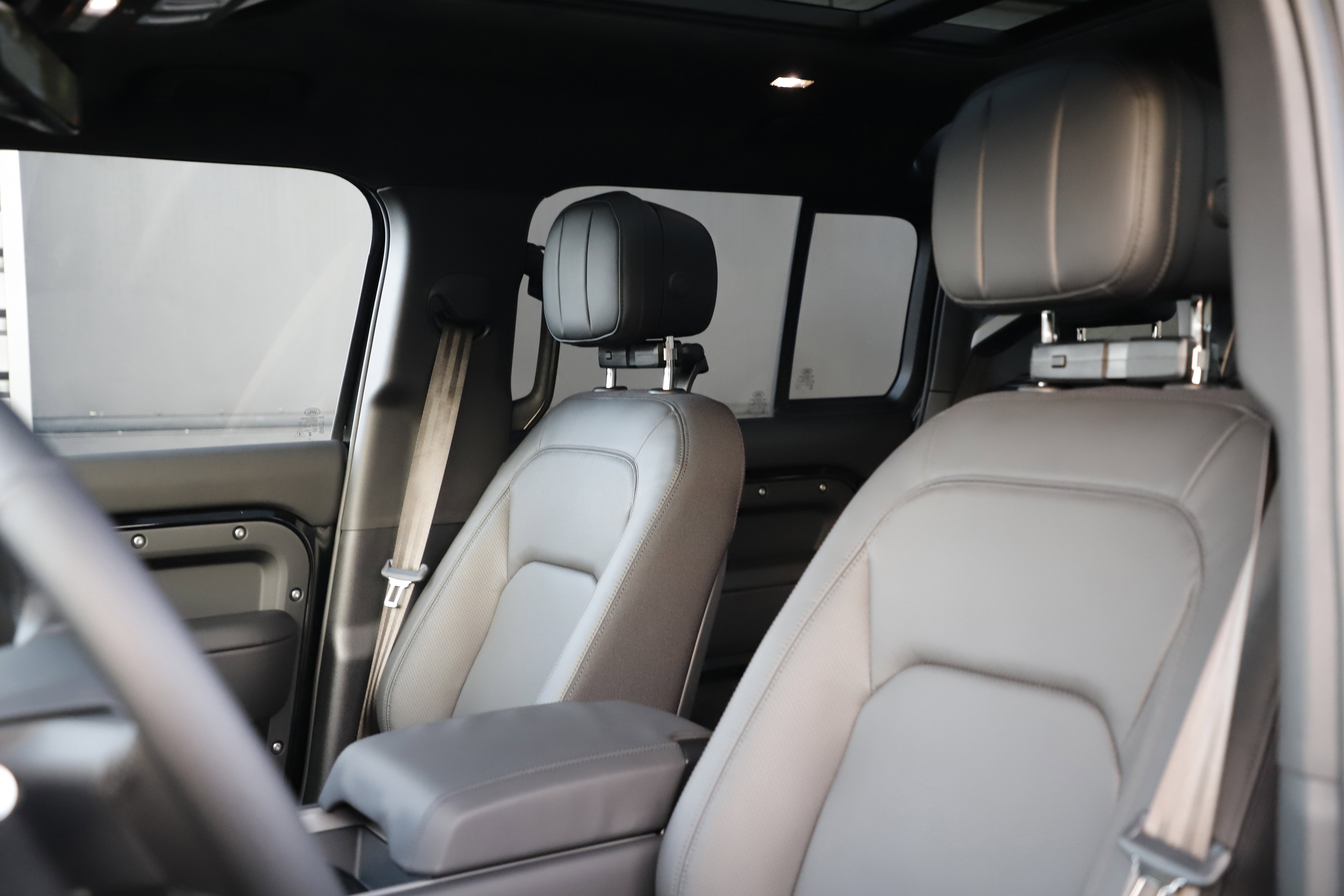 New 2025 Land Rover Defender 110 X AWD/4WD image 19
