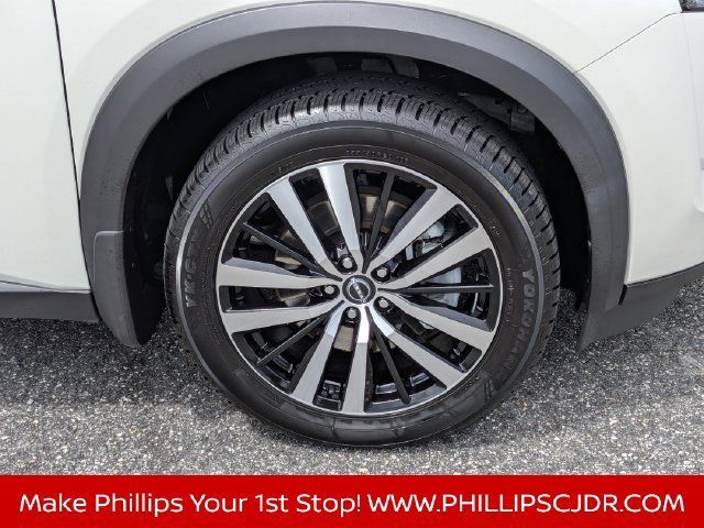 Used 2023 Nissan Pathfinder Platinum w/ Cargo Package AWD/4WD image 10
