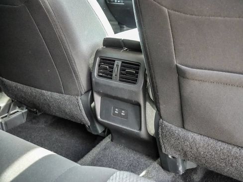 Used 2025 Nissan Rogue SV AWD/4WD image 39