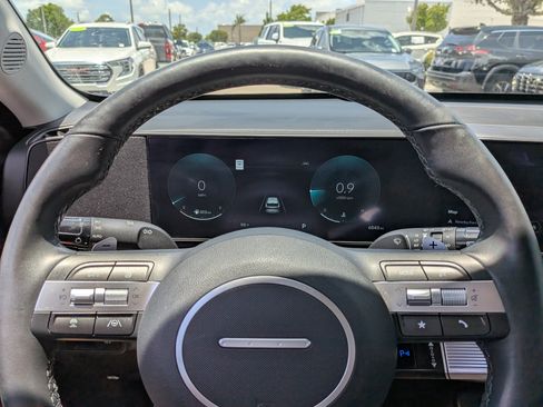 Used 2025 Hyundai Kona Limited FWD image 25