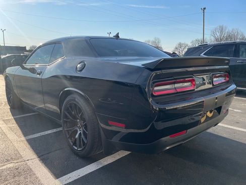 Used 2016 Dodge Challenger SRT Hellcat image 10