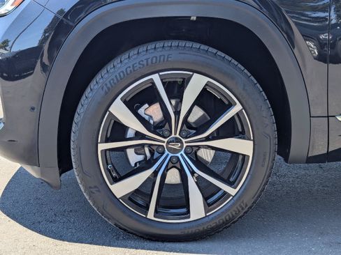 Certified 2024 Volkswagen Atlas Cross Sport SEL Premium R-Line AWD/4WD image 45