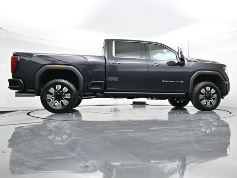 New 2026 GMC Sierra 3500 Denali w/ Denali Reserve Package image 35