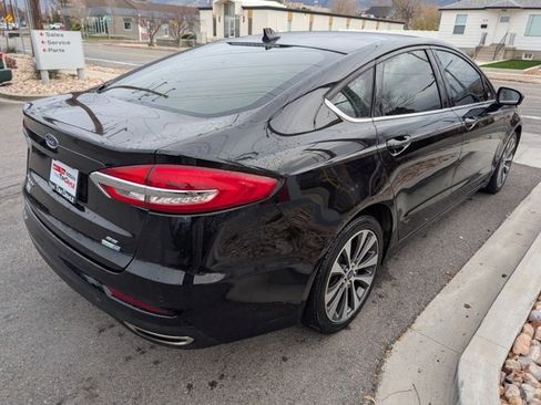 Used 2019 Ford Fusion SE image 4