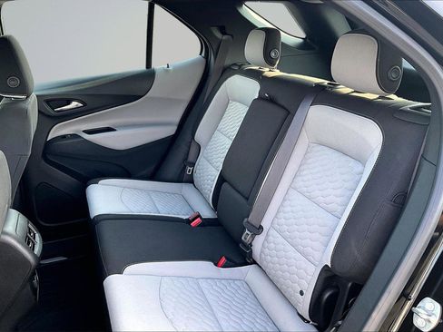 Used 2018 Chevrolet Equinox LS FWD image 26
