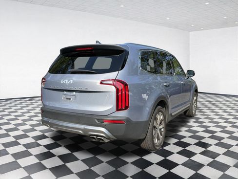 Used 2022 Kia Telluride EX w/ EX Premium Package FWD image 4