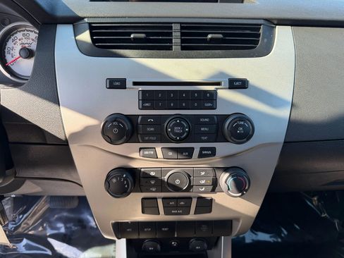 Used 2009 Ford Focus SE image 17