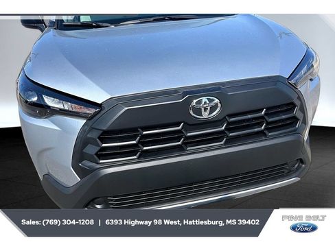 Used 2026 Toyota Corolla Cross L FWD image 5