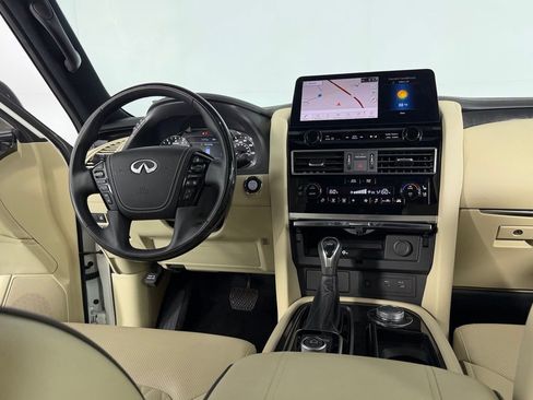 Used 2024 INFINITI QX80 Sensory image 15