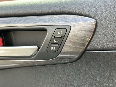 Used 2022 Toyota Highlander Platinum image 30