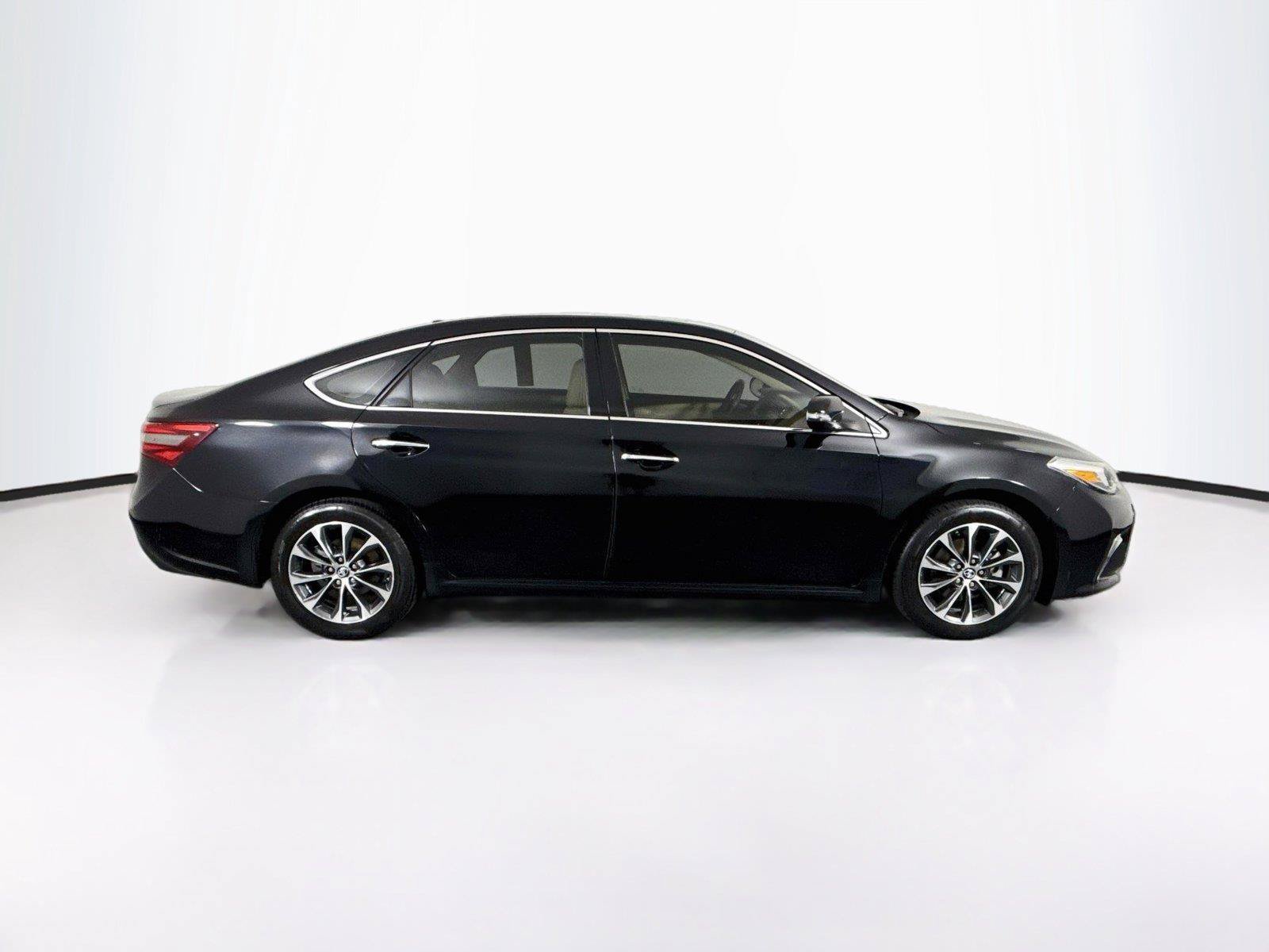 Used 2016 Toyota Avalon XLE Premium FWD image 10