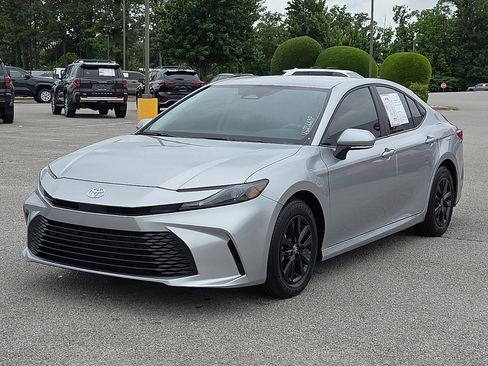 Used 2025 Toyota Camry LE FWD image 2