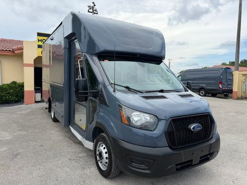 Used 2021 Ford Transit 350 DRW RWD image 9
