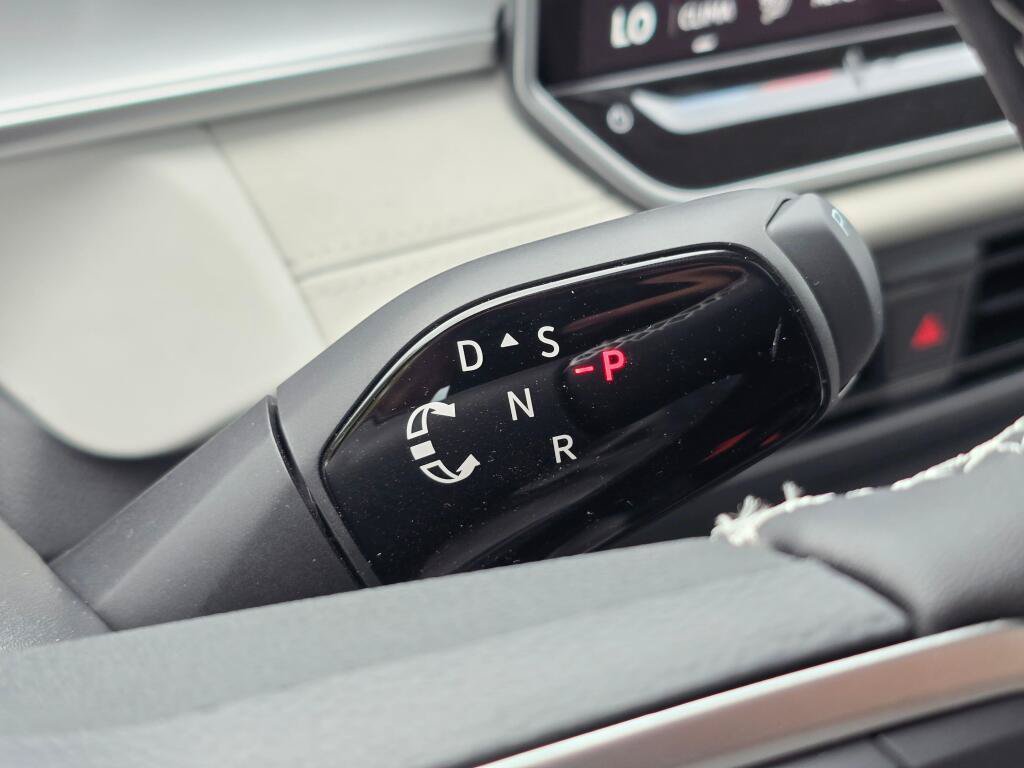 New 2026 Volkswagen Tiguan SE AWD/4WD image 28