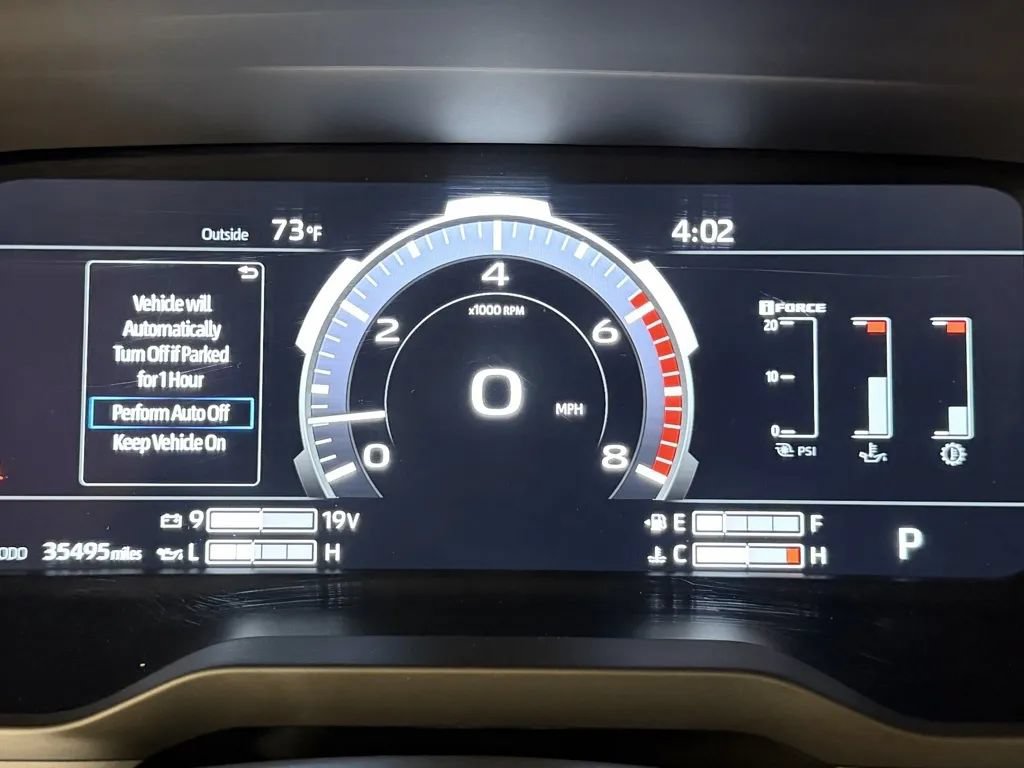 Used 2025 Toyota Tundra Limited AWD/4WD image 19