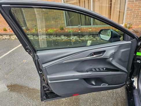 Used 2025 Toyota Camry SE w/ Multimedia Upgrade Package image 25