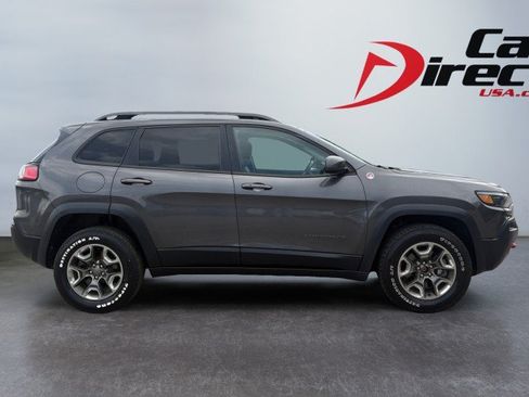 Used 2019 Jeep Cherokee Trailhawk AWD/4WD image 3