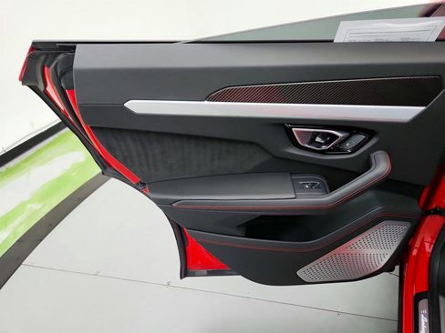 Used 2019 Lamborghini Urus AWD/4WD image 25