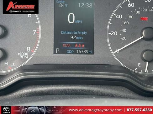 Used 2023 Toyota Corolla Cross LE w/ Moonroof Package AWD/4WD image 29