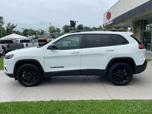 Used 2023 Jeep Cherokee Altitude Lux image 4