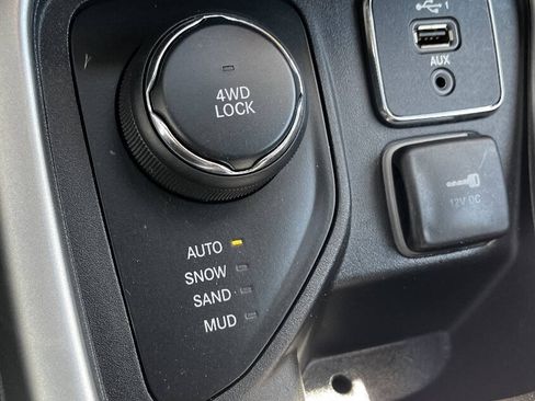 Used 2019 Jeep Compass Latitude AWD/4WD image 20