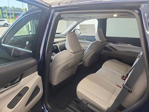 Certified 2026 INFINITI QX60 Pure w/ Cargo Package FWD image 17