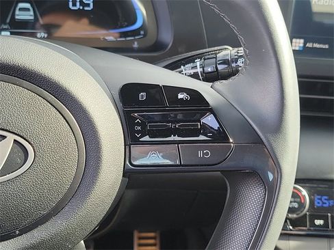 Used 2025 Hyundai Elantra Sport image 6