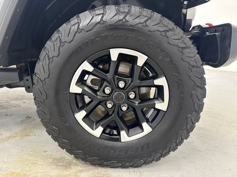 Used 2025 Jeep Wrangler Unlimited Rubicon AWD/4WD image 29