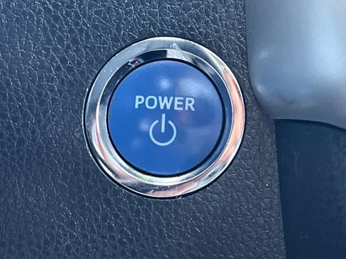 Used 2017 Toyota Highlander Limited w/ Carpet Mat Package AWD/4WD image 31