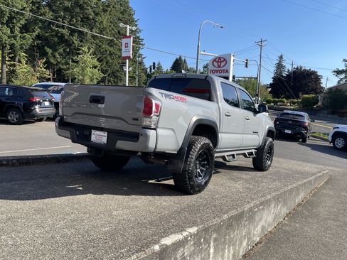 Certified 2021 Toyota Tacoma TRD Off-Road w/ Technology Package AWD/4WD image 7