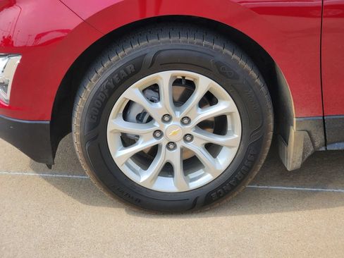 Used 2021 Chevrolet Equinox LT FWD image 12