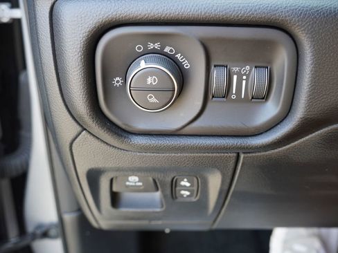 Used 2023 RAM 1500 Laramie AWD/4WD image 26