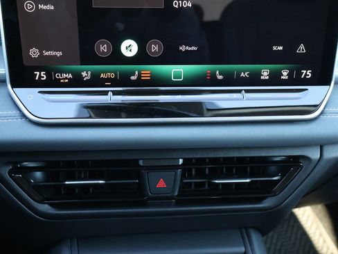 New 2026 Volkswagen Tiguan SE image 26