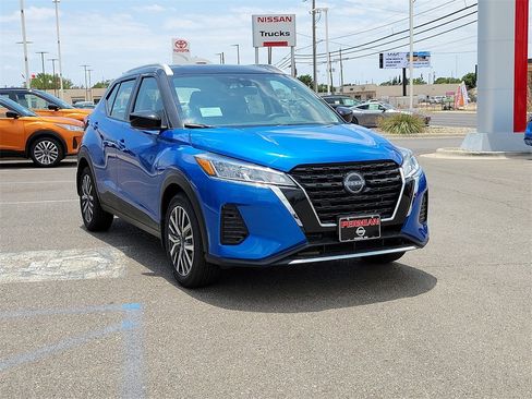 New 2024 Nissan Kicks SV image 2