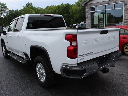 Used 2024 Chevrolet Silverado 2500 LT AWD/4WD image 5