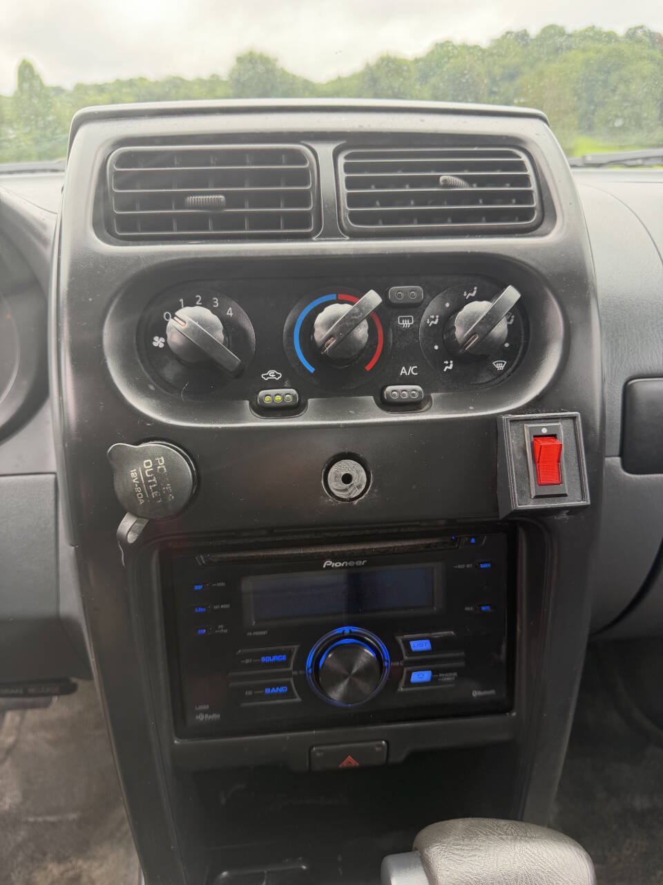 Used 2002 Nissan Frontier SVE AWD/4WD image 32