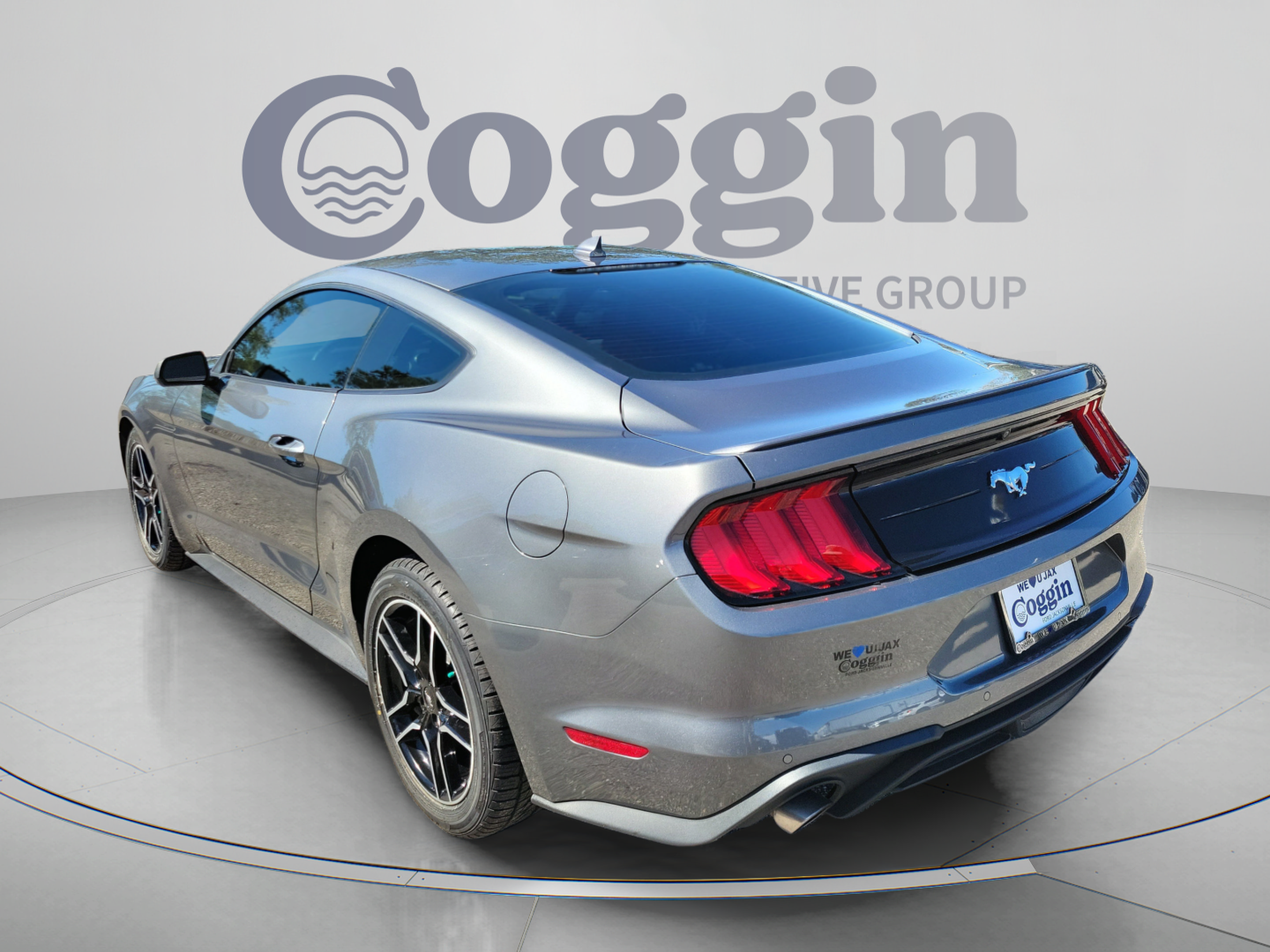 Used 2022 Ford Mustang Premium RWD image 2