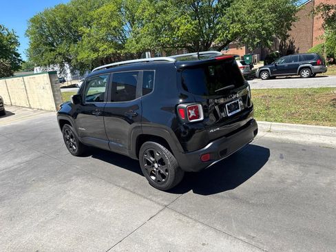 Used 2017 Jeep Renegade Limited AWD/4WD image 9