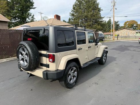 Used 2016 Jeep Wrangler Unlimited Sahara w/ Connectivity Group image 5