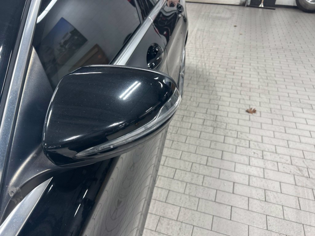 Used 2018 Mercedes-Benz C 350e Sedan image 16