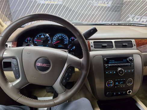 Used 2014 GMC Yukon XL SLT RWD image 16