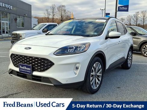 Certified 2022 Ford Escape Titanium w/ Class II Trailer Tow Package image 4