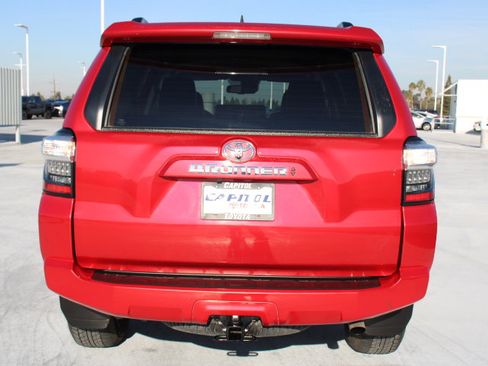 Certified 2024 Toyota 4Runner SR5 Premium image 4