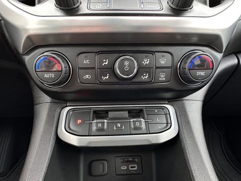 Used 2022 GMC Acadia SLT AWD/4WD image 34