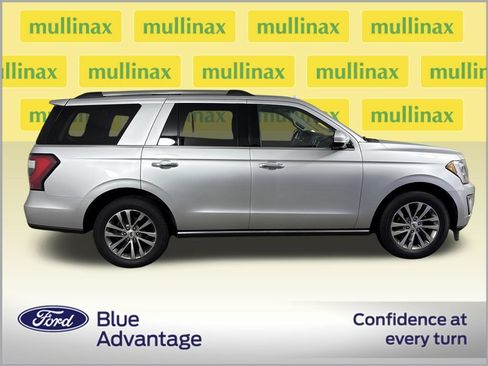 Used 2018 Ford Expedition Limited w/ Equipment Group 301A RWD image 2