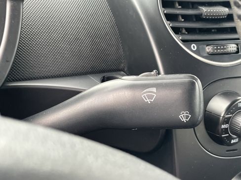 Used 2009 Volkswagen Beetle S image 16