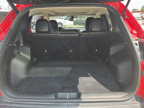 Used 2019 Jeep Cherokee Trailhawk AWD/4WD image 21