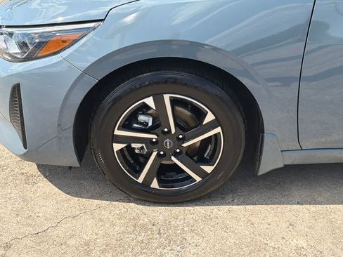 Used 2024 Nissan Sentra SV FWD image 9